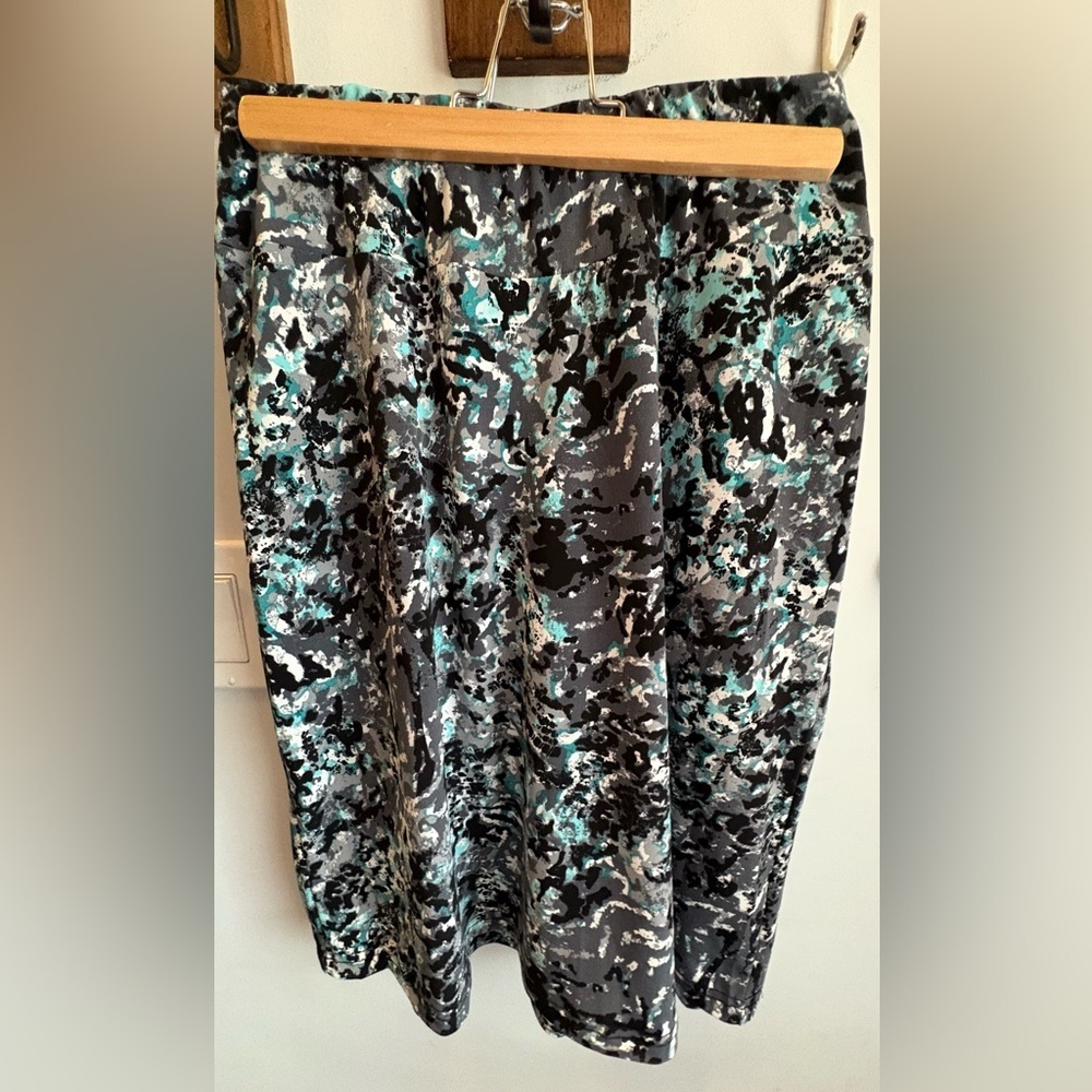 Reitmans Blue and Green Midi A-Line Skirt